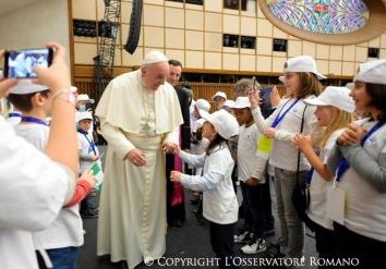Il papa incontra la comunità dell ospedale Bambino Gesù