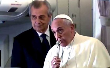 Papa Francesco: il pugno e la prudenza