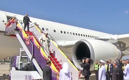 Papa  Francesco è sbarcato in Thailandia: il video